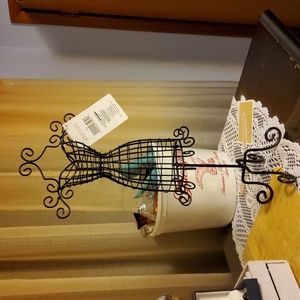 Mannequin jewelry holder